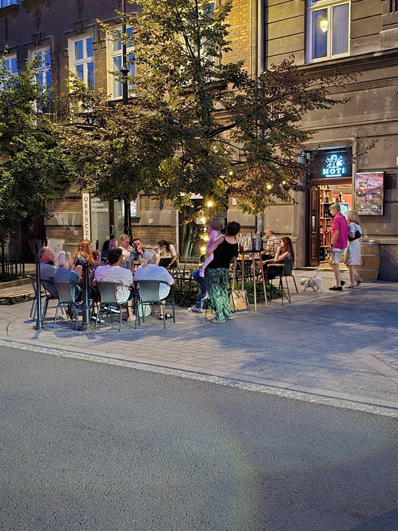 Wieczór w Moti — ogródek przy Kleparskim